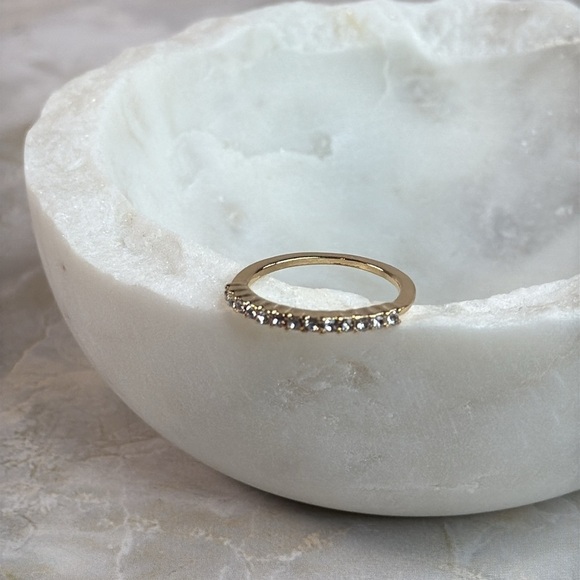 Elegant Gold and Brilliants Women's Ring - Picture 3 of 4